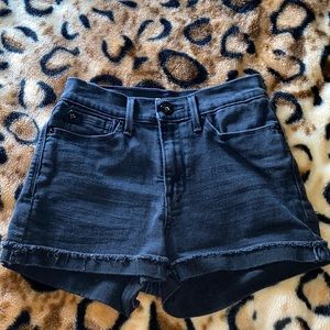Black Levi’s shorts